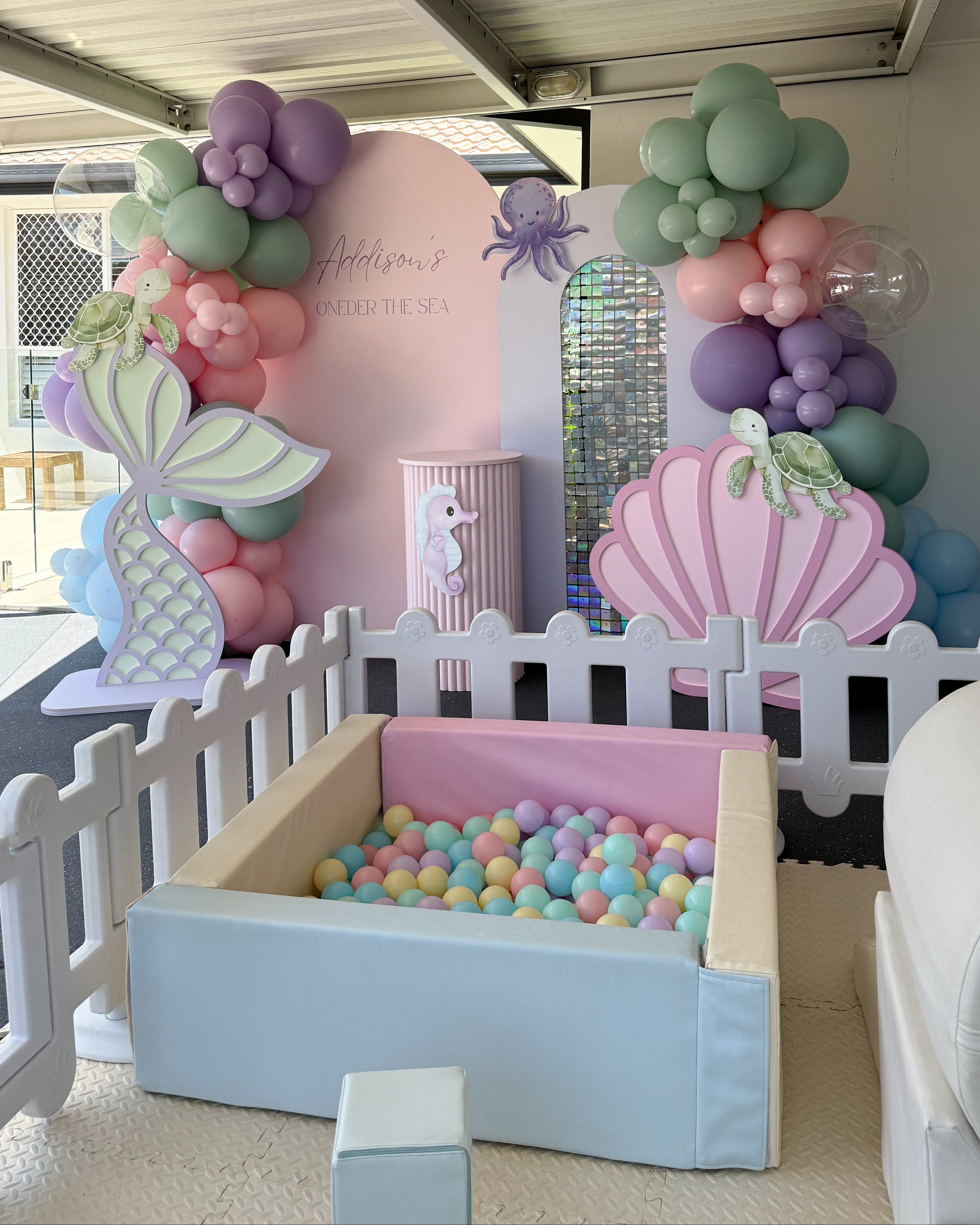 Gold Coast kids birthday party single balloon arch event styling setup