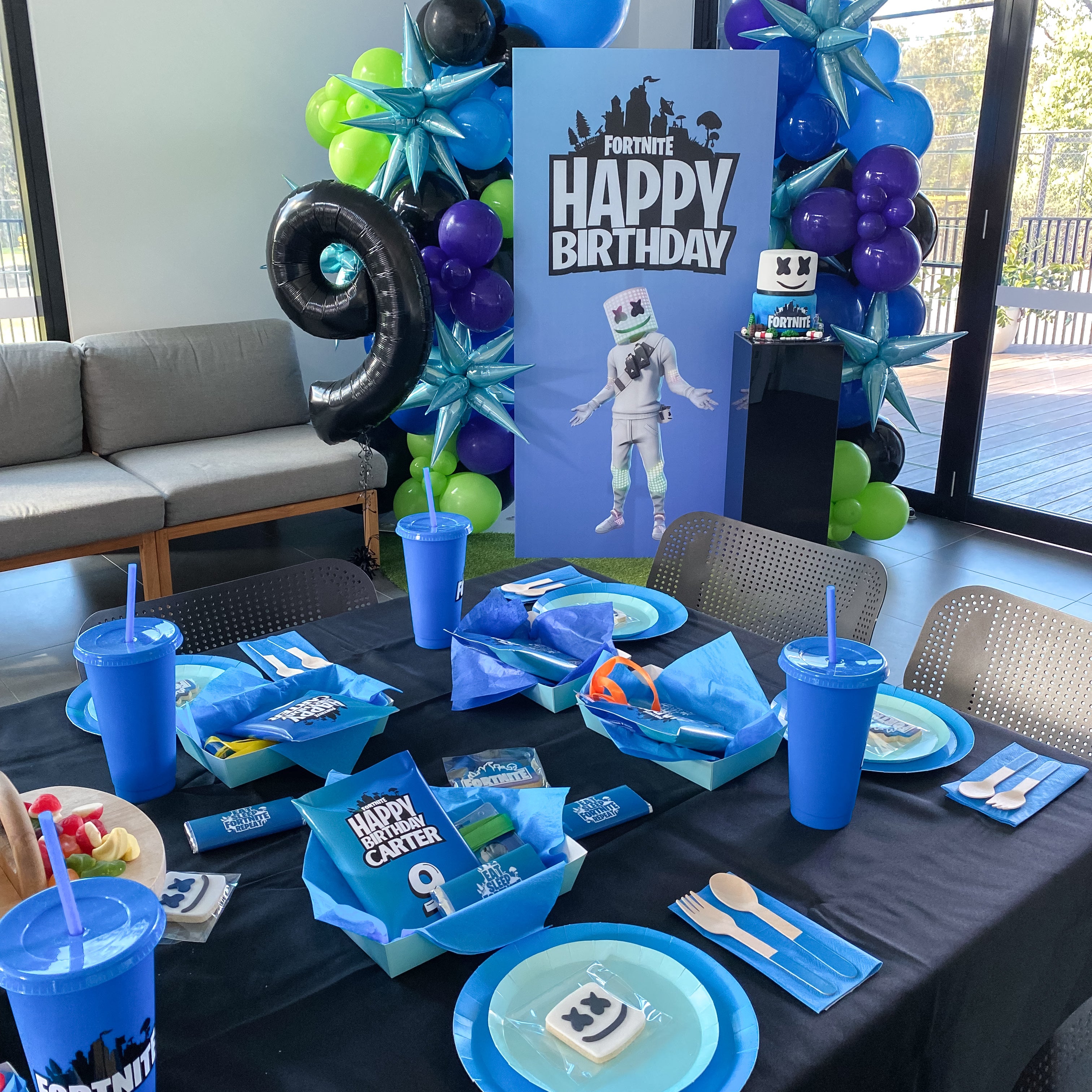Gold Coast kids birthday party single balloon arch event styling setup