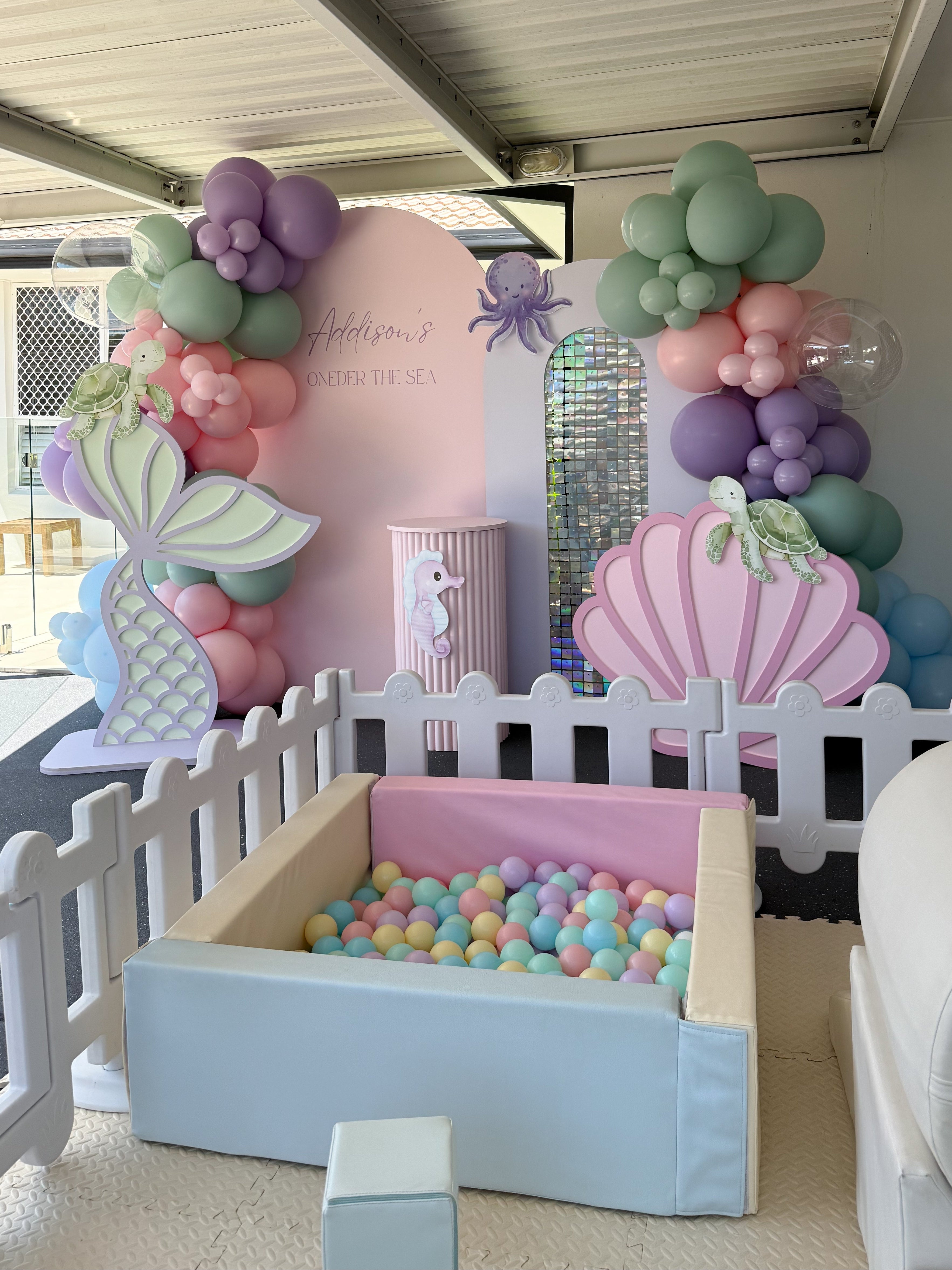 Gold Coast kids birthday party single balloon arch event styling setup
