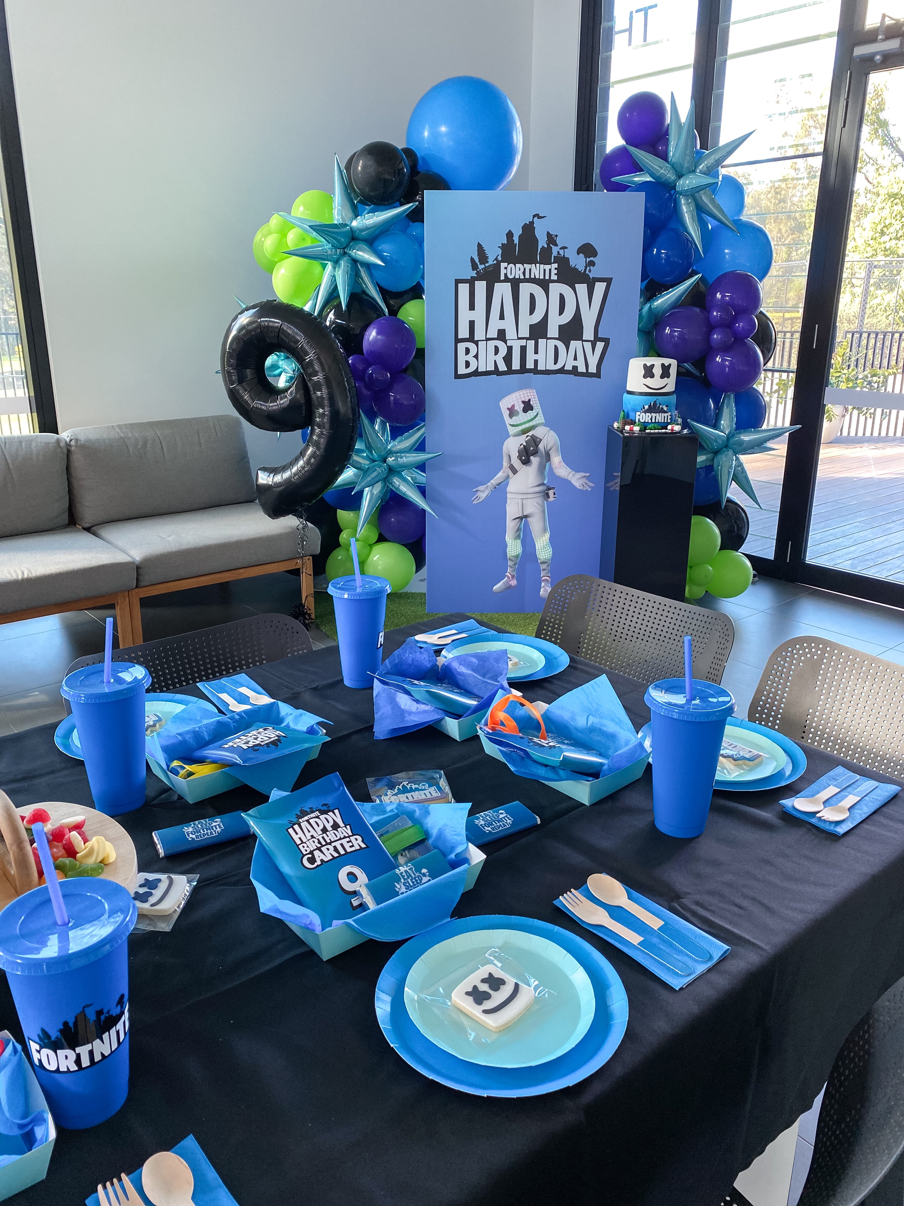 Gold Coast kids birthday party single balloon arch event styling setup