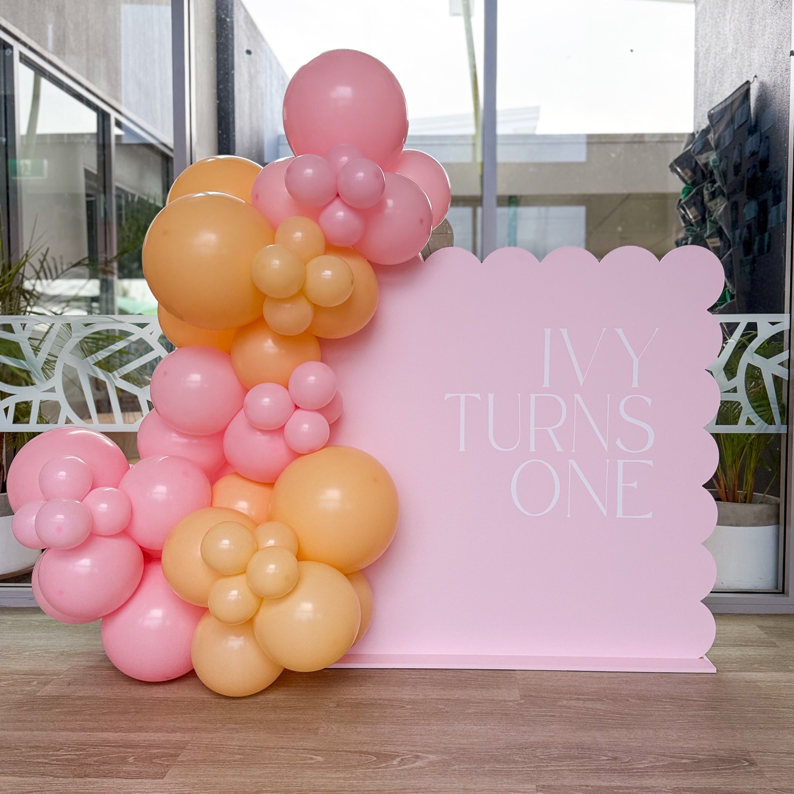 Gold Coast kids birthday party single balloon arch event styling setup
